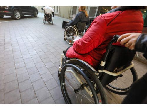 Nuo 2025 metų neįgaliesiems – geresnis prekių ir paslaugų prieinamumas